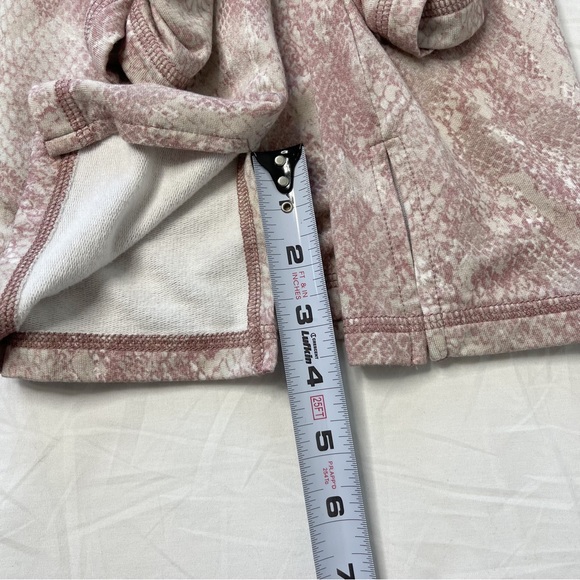 Susan Graver Pink Snake Print Blouse Size Small LIKE NEW - Picture 13 of 15